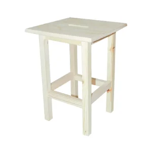 Sgabello "Alto" realizzato in legno chiaro di pino essiccato con altezza di 45 cm